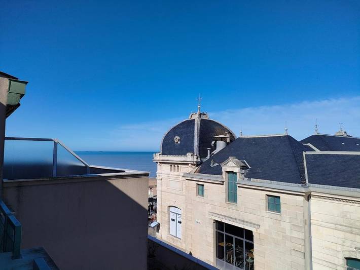 Appartement de vacances pour 4 personnes, avec vue ainsi que piscine et balcon