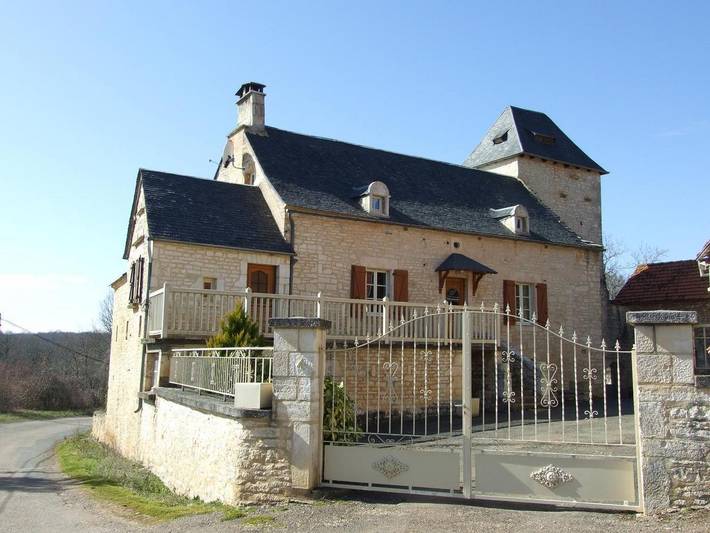 Vakantiehuis voor 12 personen, with terras and tuin as well as zwembad in Lot