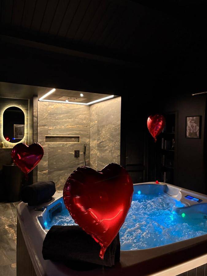 Location de vacances pour 2 personnes, avec jacuzzi et terrasse dans Port Neuf