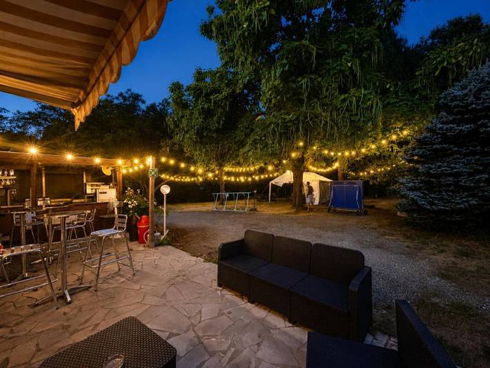 Chambre d’hôte pour 2 personnes, avec Terrasse ainsi que Jardin et Piscine