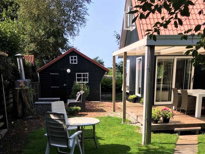 Ferienhaus für 4 Personen, mit Terrasse und Garten