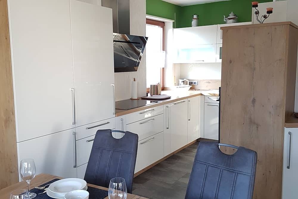 Ganze Wohnung, Großzügige, helle Wohnung mit Balkon im Süden von Augsburg in Augsburg, Bayerisch Schwaben