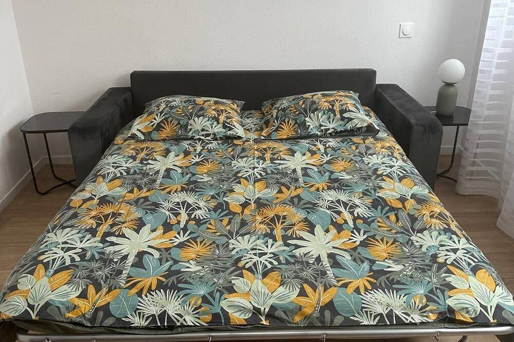 Entire apartment, Cosy + Moderne + Chaleureux + Équipé + Proche Tram in Bordeaux, Bordeaux region