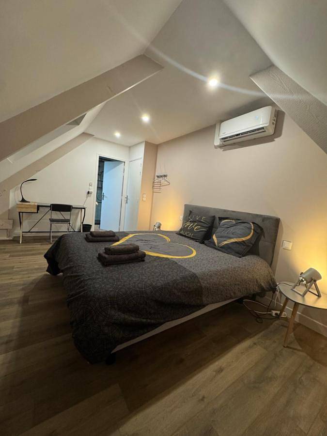 Appartement de vacances entier, Chambre d hote privee in Chevillon-sur-Huillard, Région de Montargis