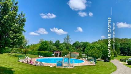 Camping pour 5 personnes, avec piscine ainsi que jardin et bassin pour enfant dans Haute-Garonne