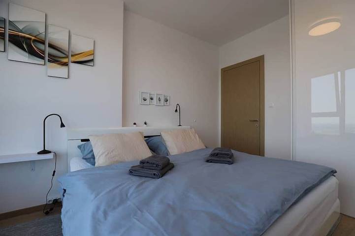 Ganze Wohnung, View of the city from the 30th floor, parking included in the price<br> in Bratislava, Bratislava und Umgebung