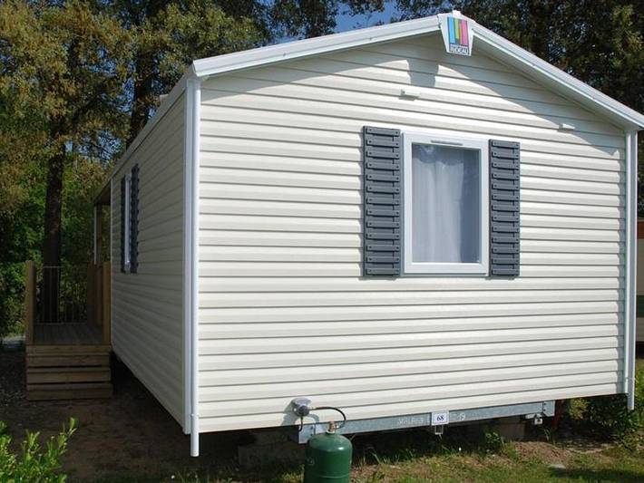 Camping pour 4 personnes, avec bassin pour enfant ainsi que terrasse et piscine au Parc Naturel Régional du Marais poitevin - 2