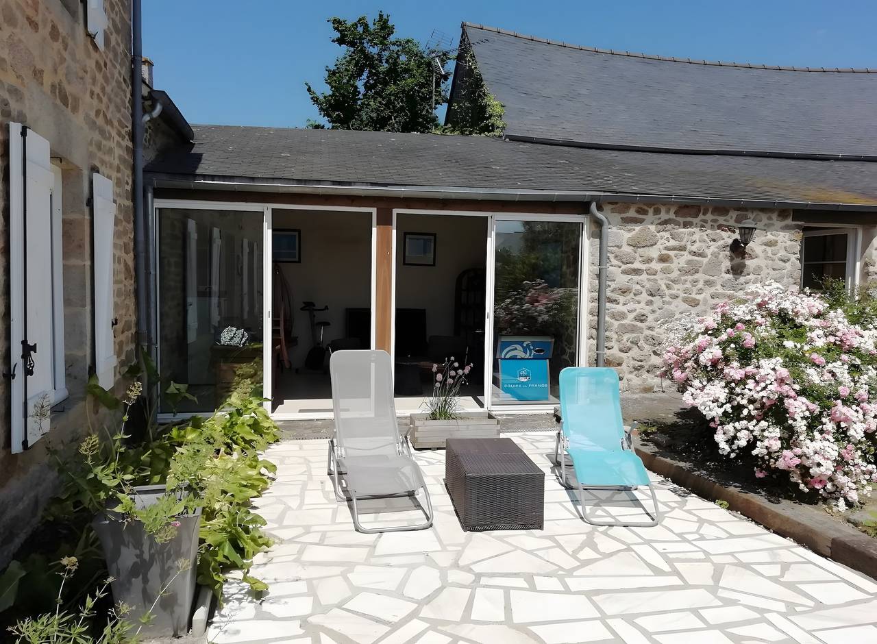 Chambre d’hôtes « Chambre Grany » avec terrasse, jardin partagés et Wi-Fi in Aucaleuc, Région de Dinan