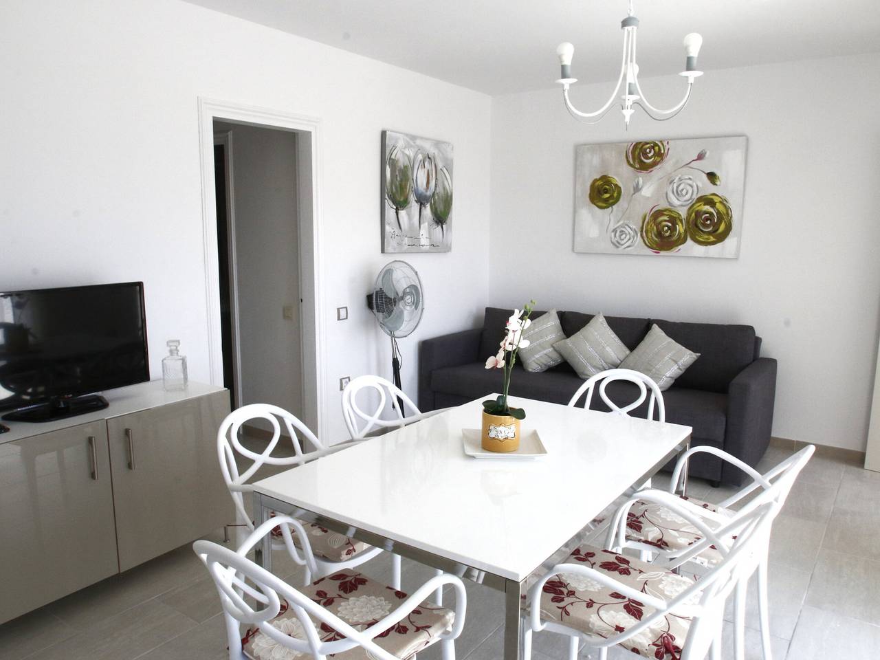 Apartamento entero, Amplio apartamento, parking, Ac, vista al mar - 8 pers. in Parque de Montroig, Costa Dorada