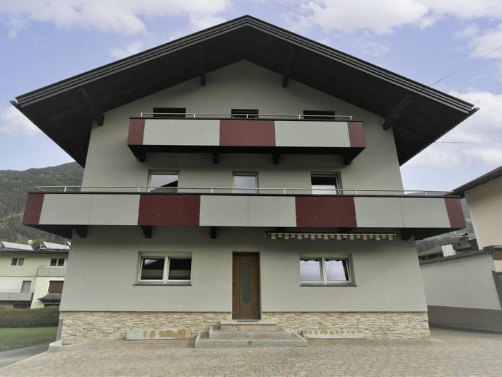 Ferienwohnung für 6 Personen, mit Balkon und Garten sowie Ausblick in Ried im Zillertal