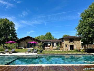 Gîte pour 15 personnes, avec piscine et terrasse dans Arthez-d'Armagnac
