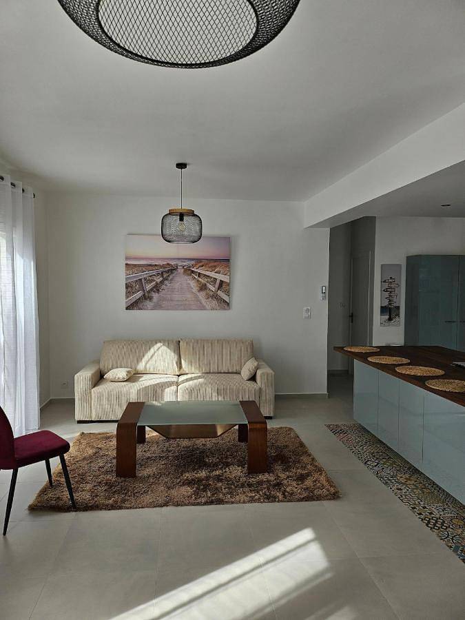 Location de vacances pour 8 personnes, avec balcon et jardin dans Office De Tourisme Des Mathes La Palmyre - 2