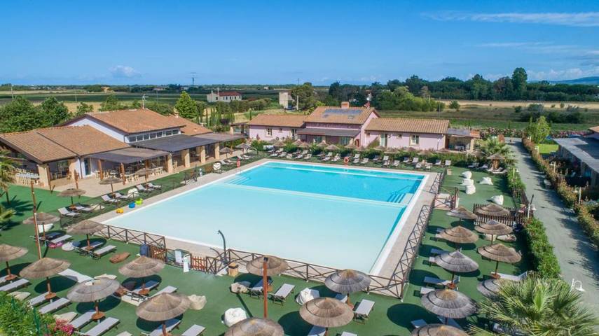 Appartamento per 6 persone, con giardino e piscina, con animali domestici a Mazzanta