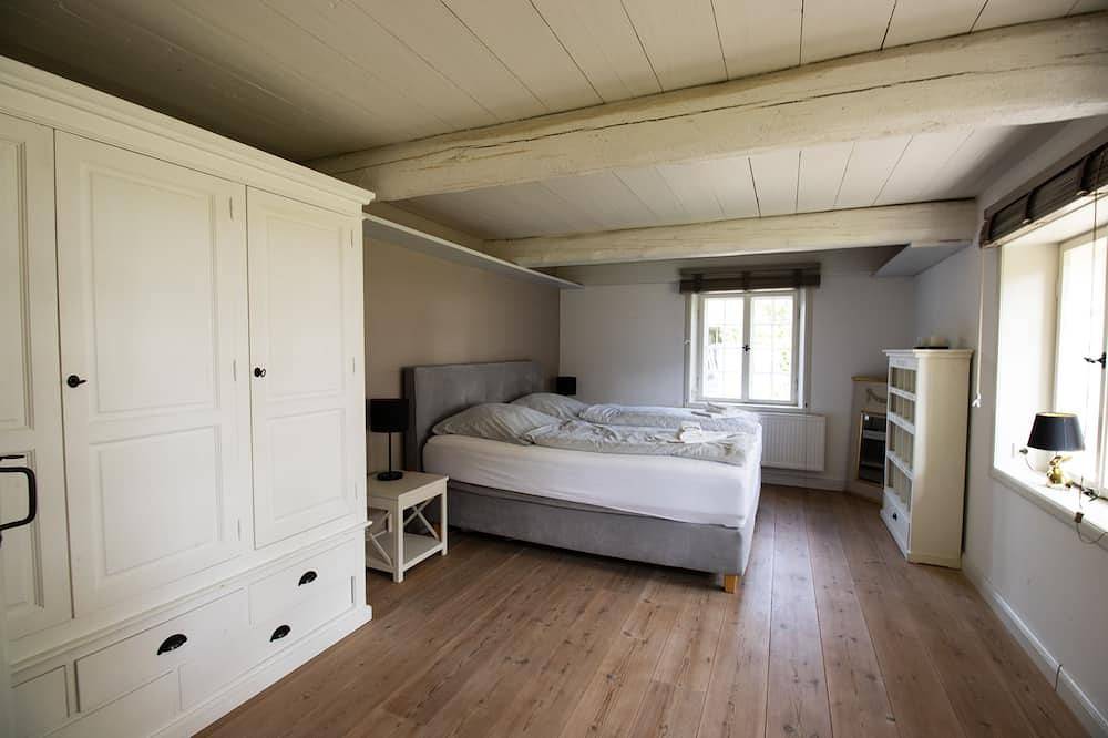 Reetdachhaus am See für bis zu 8 Personen mit 4 Sz, Kamin, Sauna, Billard in Aventoft, Nordfriesland