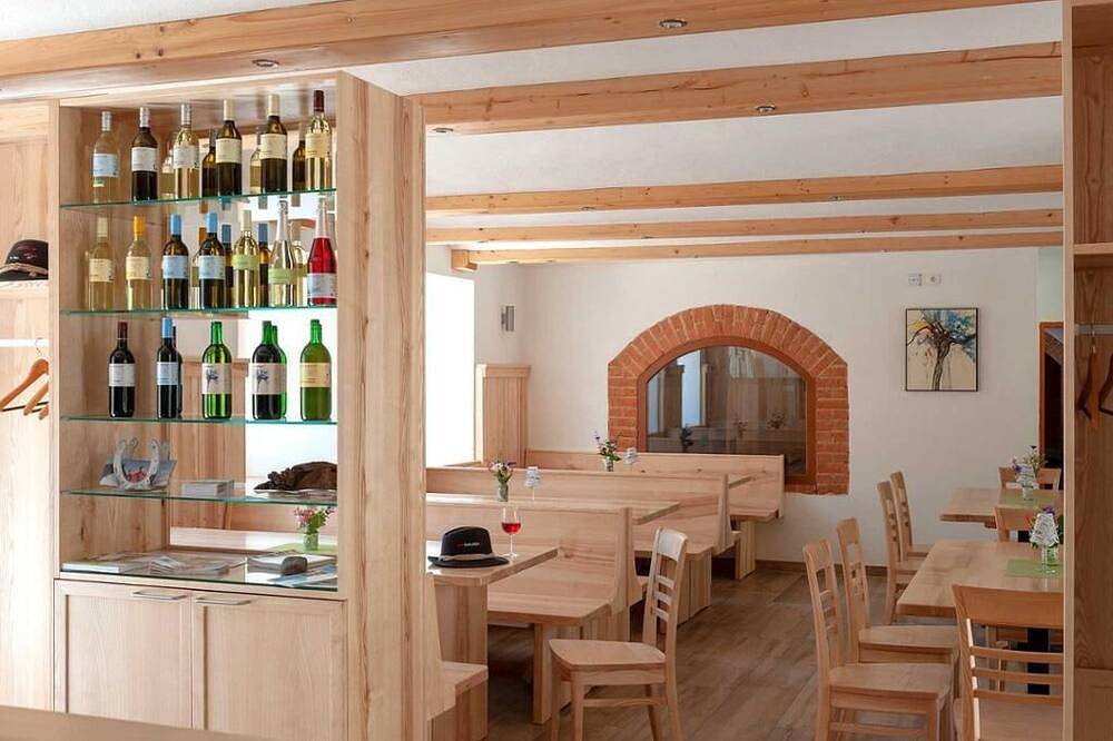 Ganze Wohnung, Ebenerdige/ barrierefreundliche Ferienwohnung mit gemütlichem Schwedenofen in Weinviertel