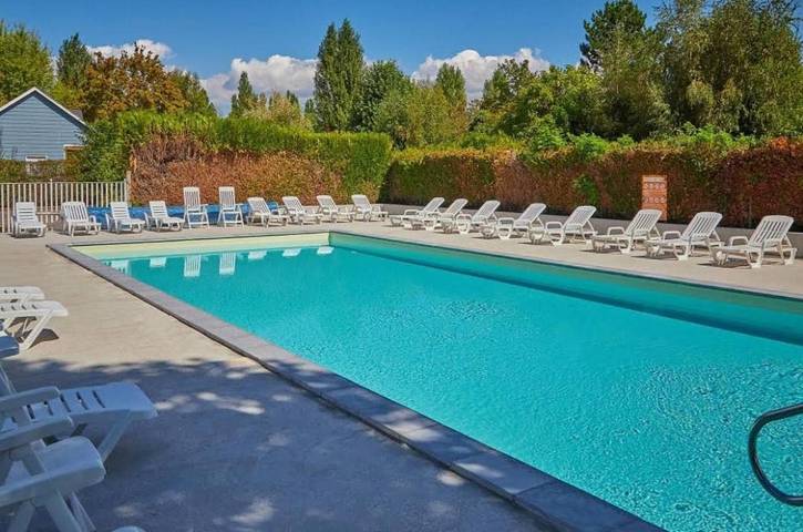 Parc de vacances pour 6 personnes, avec jardin ainsi que terrasse et piscine, animaux acceptés en Normandie - 2