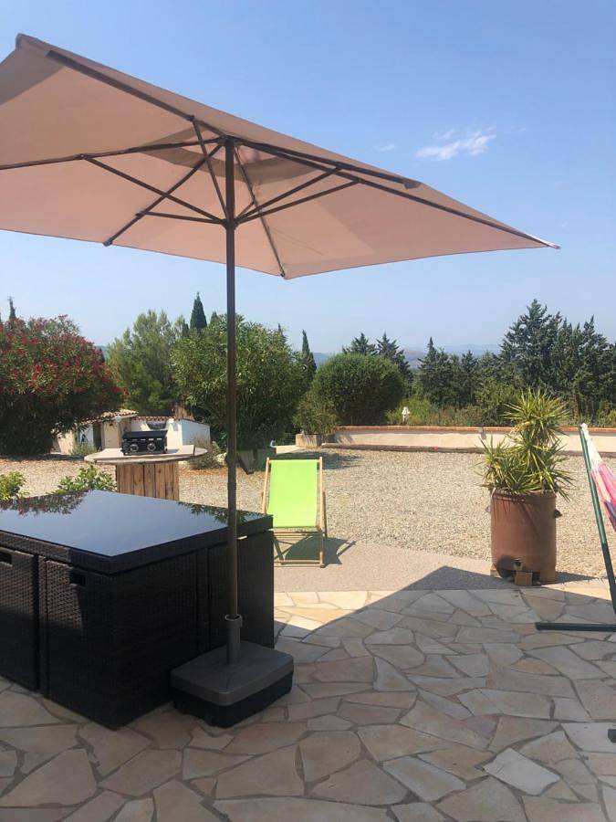Location de vacances pour 2 personnes, avec Terrasse et Jardin ainsi que Piscine et Vue à Llauro - 2