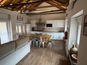 Apartamento de vacaciones para 6 personas, con jardín además de piscina y vistas en Montes de Toledo