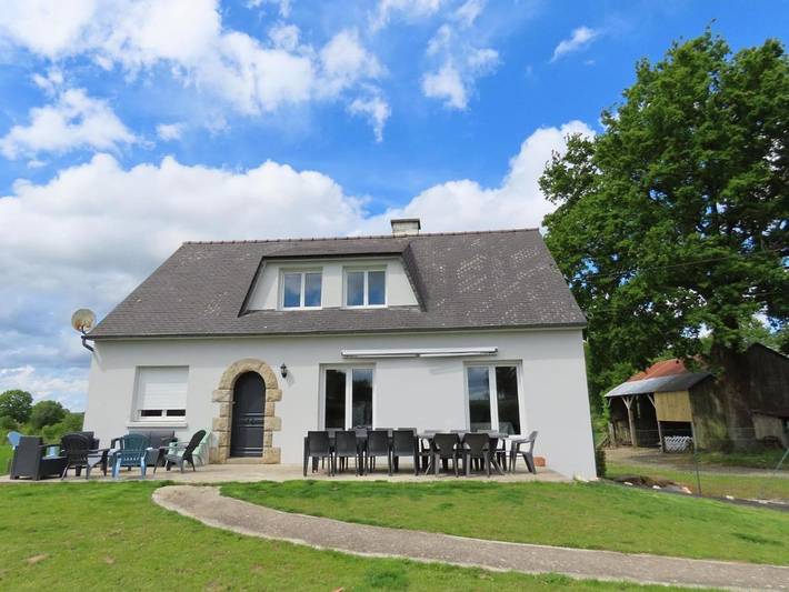 Location de vacances pour 14 personnes, avec vue ainsi que vue sur le lac et jardin, animaux acceptés à La Chapelle-Saint-Aubert - 2