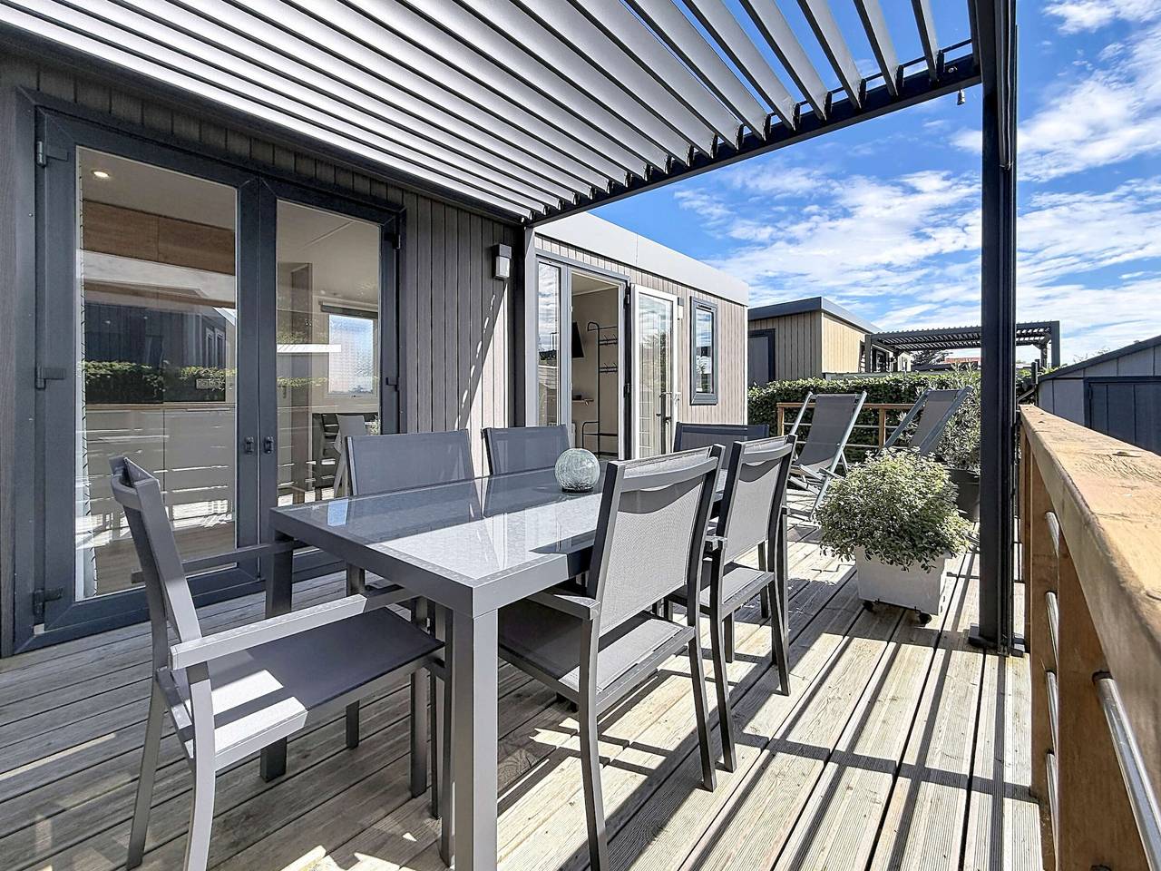 Mobil-home Grand Confort 4 pers: piscine chauffée, près de la plage, parking inclus in Jullouville, Côte de la Déroute