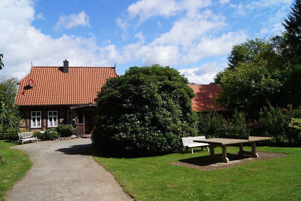 Einmaliges Fachwerkhaus auf parkähnlichem Grundstück mit traumhaftem Weitblick in Hermannsburg, Naturpark Südheide