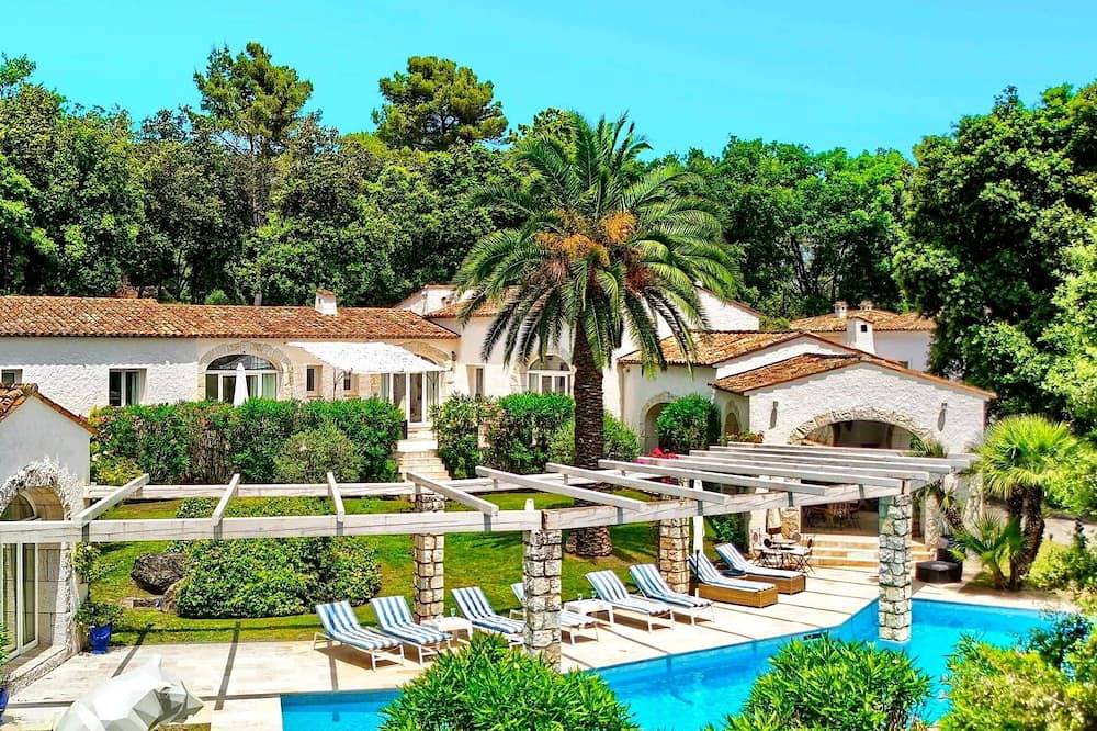 Villa pour 16 Personnes dans La Colle-sur-Loup, Région de Cannes