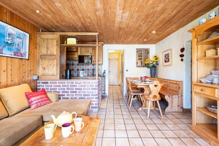 Ganze Wohnung, Ferienwohnung 'Roméo' mit Bergblick, privater Terrasse und Gemeinschaftsgarten in Champagny-en-Vanoise, Vanoise-Massiv