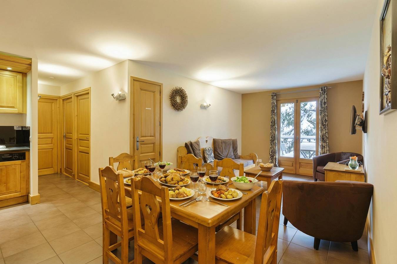Entire apartment, V Balme 02: Beside Ski Lift; Pool, Sauna & Gym in Vallorcine, Bonneville region