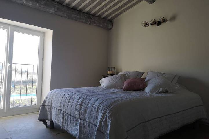 Gîte pour 10 personnes, avec jacuzzi ainsi que jardin et piscine à Clansayes - 2