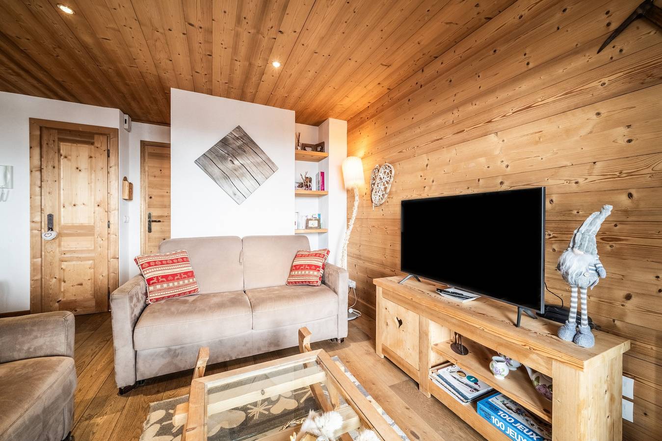 Appartement entier, Appartement "Superbe Duplex- Résidence Alpine" avec terrasse privée, balcon et Wi-Fi in Les Carroz, Arâches-la-Frasse