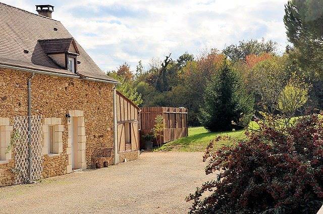 Gîte Les Amandiers - Domaine du Roc in Saint-Julien-de-Crempse, Périgord Pourpre