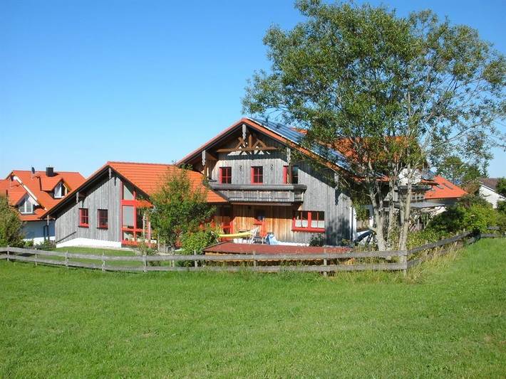 Ferienwohnung für 3 Personen, mit Balkon und Terrasse sowie Garten in Oy-Mittelberg