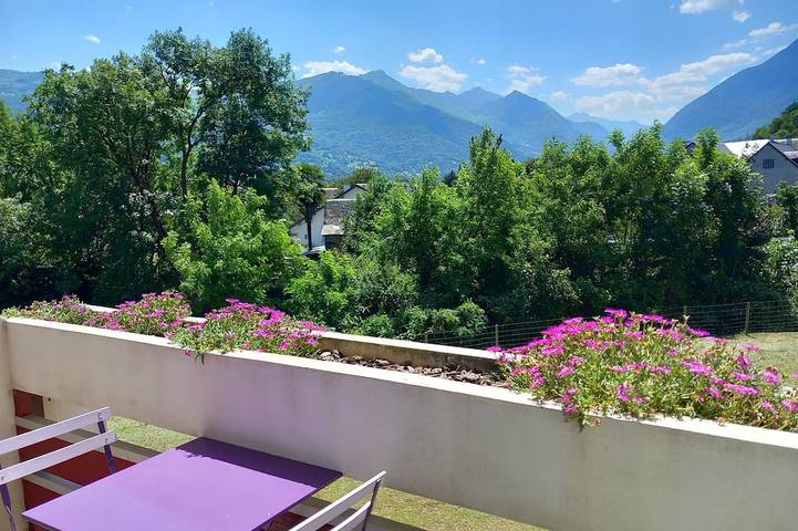 Location de vacances pour 6 personnes, avec jardin et balcon à Argelès-Gazost