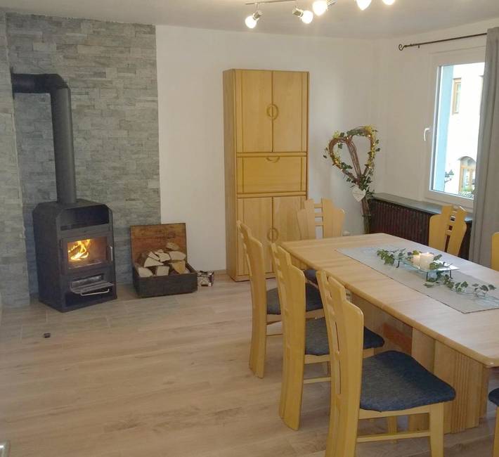 Ferienwohnung für 11 Personen, mit Sauna und Balkon in Birresborn