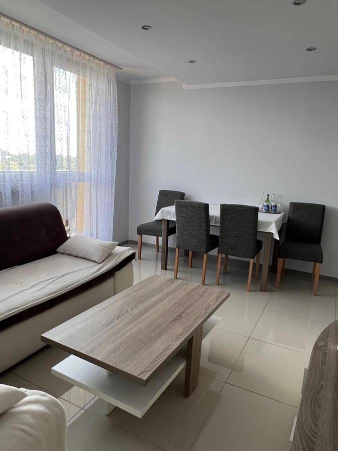 Cały apartament, Two-Bedroom Apartment in Dąbrowa Górnicza, Śląsk