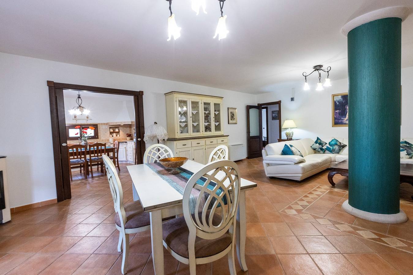 Villa Dalia con piscina: con vista montagna, Wi-Fi e aria condizionata in Partinico, Provincia di Palermo