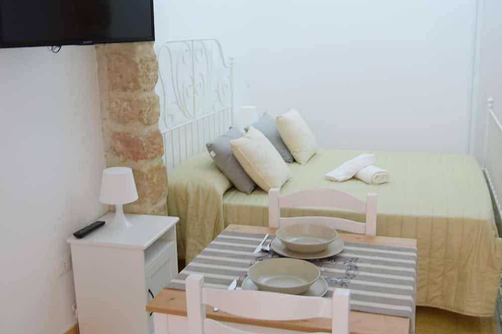 Comfortable apartment near the sea and near Palermo, Sicily in Terrasini, Palermo Province