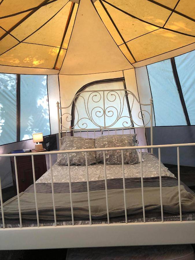Double Room in Commana, Parc naturel régional d'Armorique