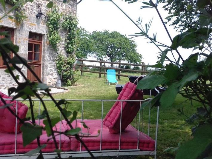 Location de vacances pour 6 personnes, avec jardin et terrasse à Saint-Léonard-des-Bois - 2