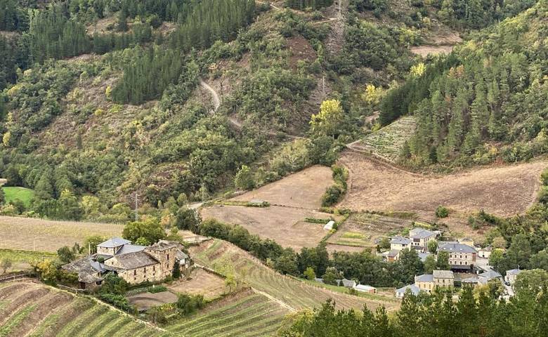 Casa de vacaciones para 10 personas, con vistas y jardín en Comarca del Narcea - 2