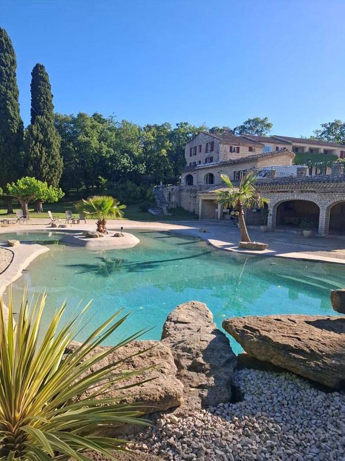 Gîte pour 3 personnes, avec jardin ainsi que vue et piscine à Velleron - 4