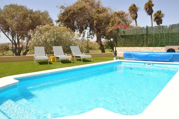 Chalet para 12 personas, con jardín y vistas además de vistas al lago y piscina en Fuerteventura - 2