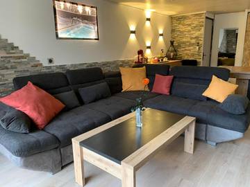 Gîte pour 4 personnes, avec jardin dans Cornas