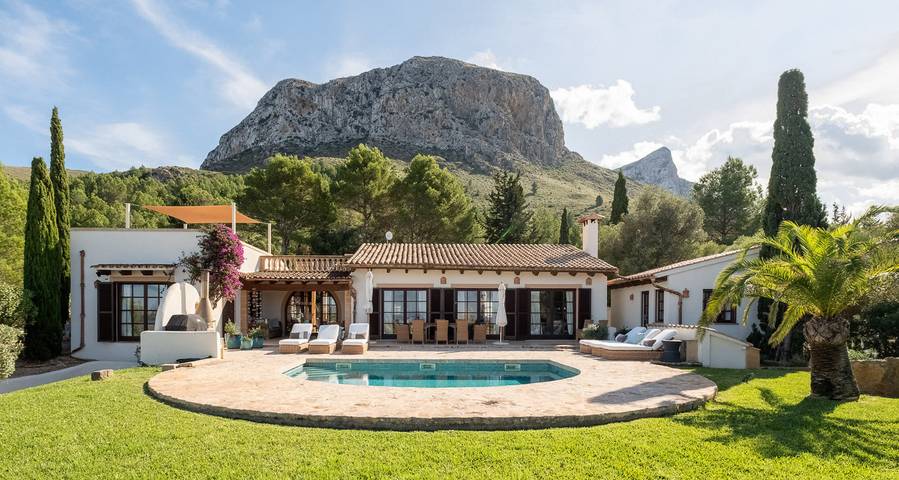 Finca für 6 Personen, mit Terrasse und Garten sowie Pool in Colònia de Sant Pere
