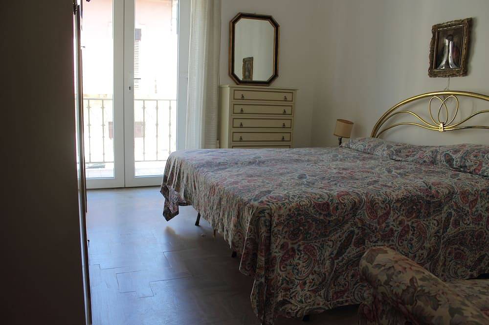 Apartamento entero, ¡A tiro de piedra del mar y dentro del Carnaval! in Viareggio, Costa de la Maremma