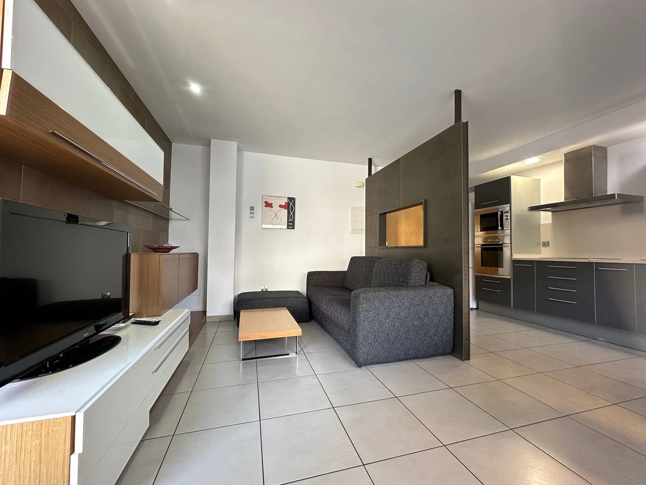 Geheel appartement, Modern Apartment in Roses for 6 with Dishwasher, 150m from Beach in Santa Margarida, Roses
