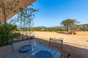 Gîte pour 4 personnes, avec terrasse et jardin à Eccica-Suarella