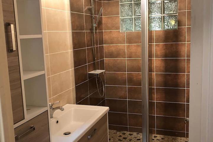 Gîte pour 8 personnes, avec terrasse et jardin à Queyrac - 4