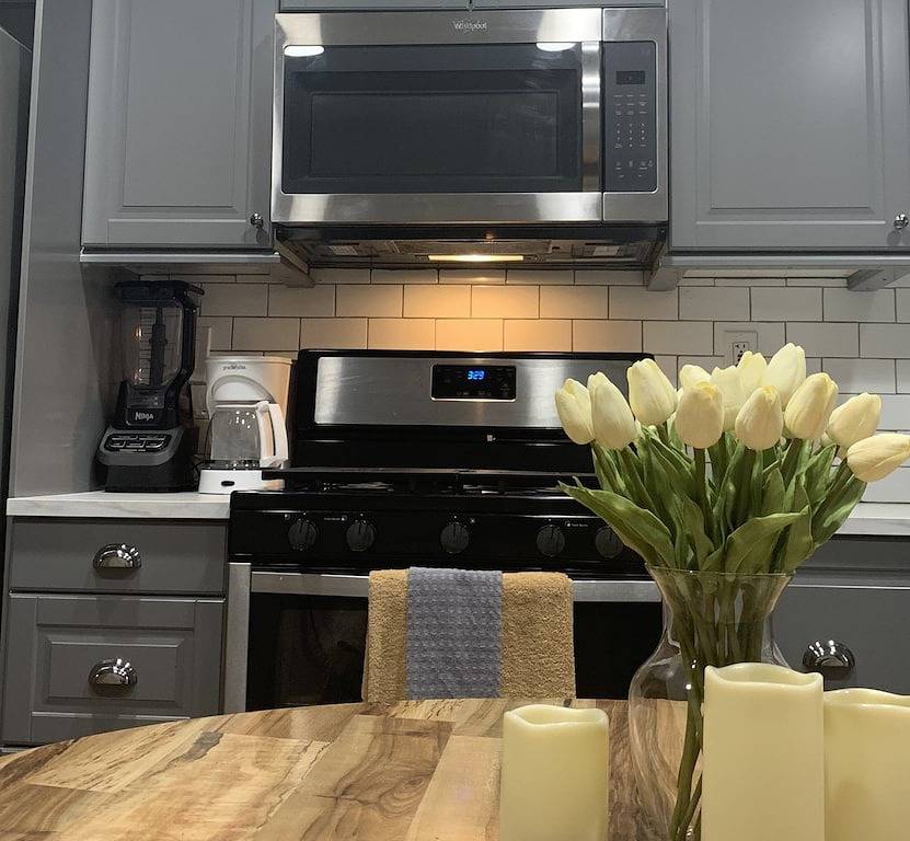 🧱 Brick City Bungalow 🧱 in Newark, Essex County (NJ)