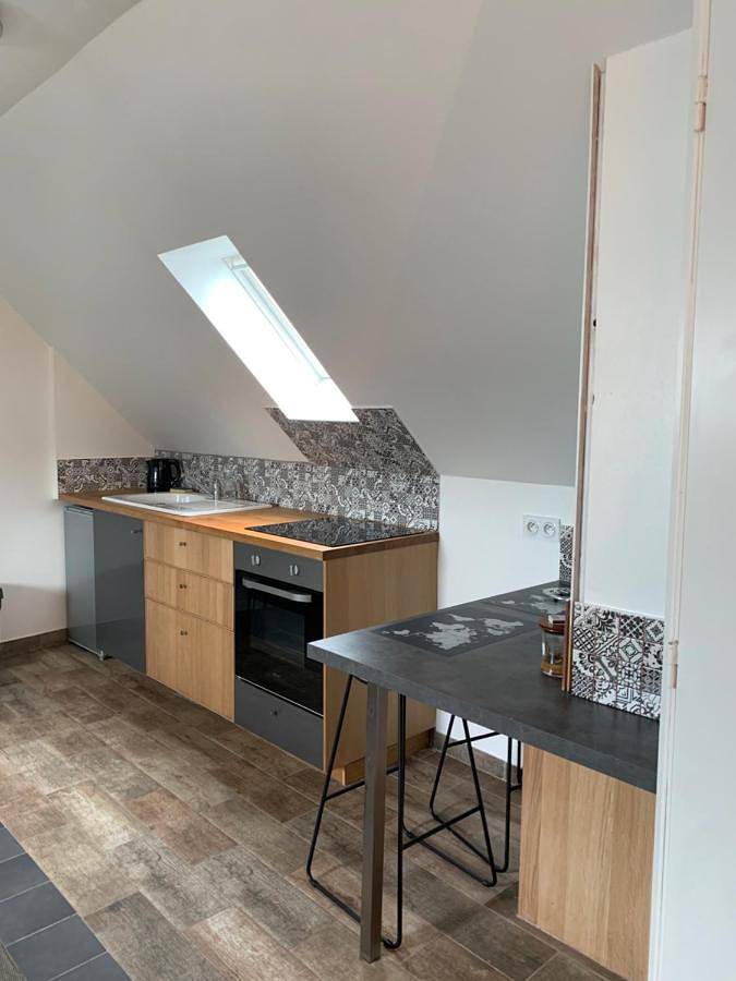 Appartement entier, One-Bedroom Apartment in Landerneau, Région de Brest
